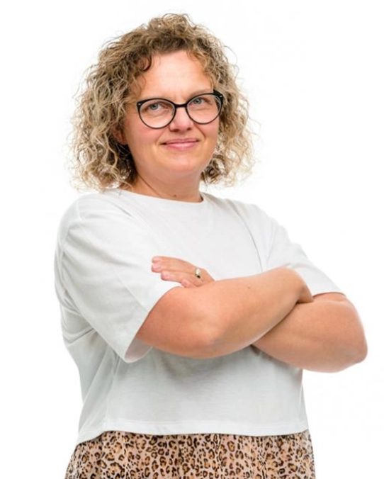 Astrid Tegge-Schuering, MYP Science and DP Chemistry Teacher / Gr.4 Science Curriculum Expert